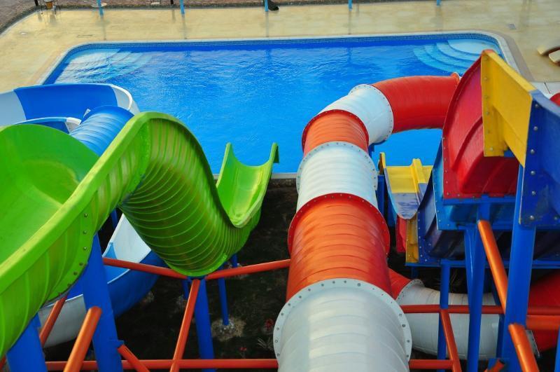 Hawaii Caesar Dreams And Aqua Park - Families And Couples
