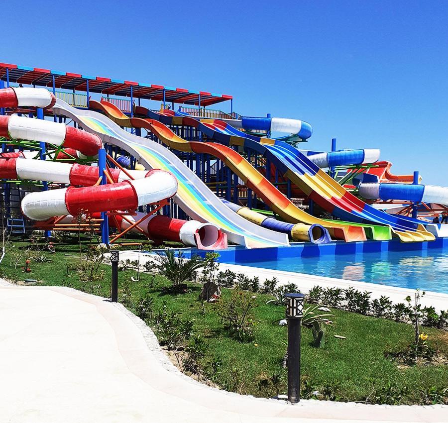 Resort Hawaii Paradise Aqua Park - Families And Couples Only