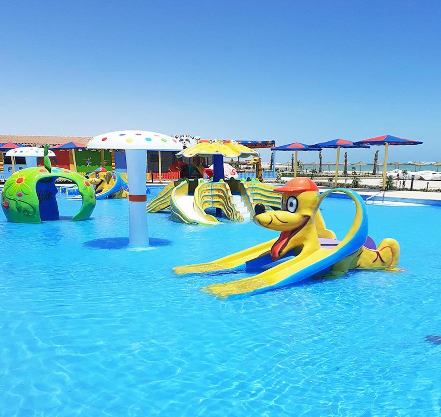 Hawaii Paradise Aqua Park - Families And Couples Only Resort
