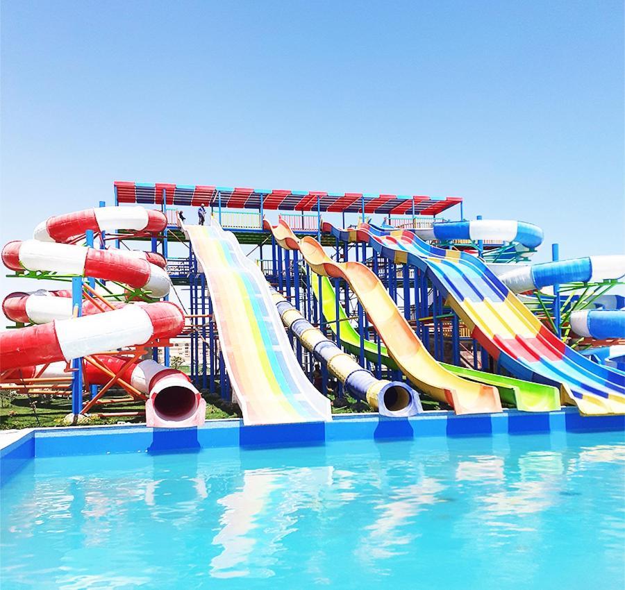 Hawaii Paradise Aqua Park - Families And Couples Only 5*