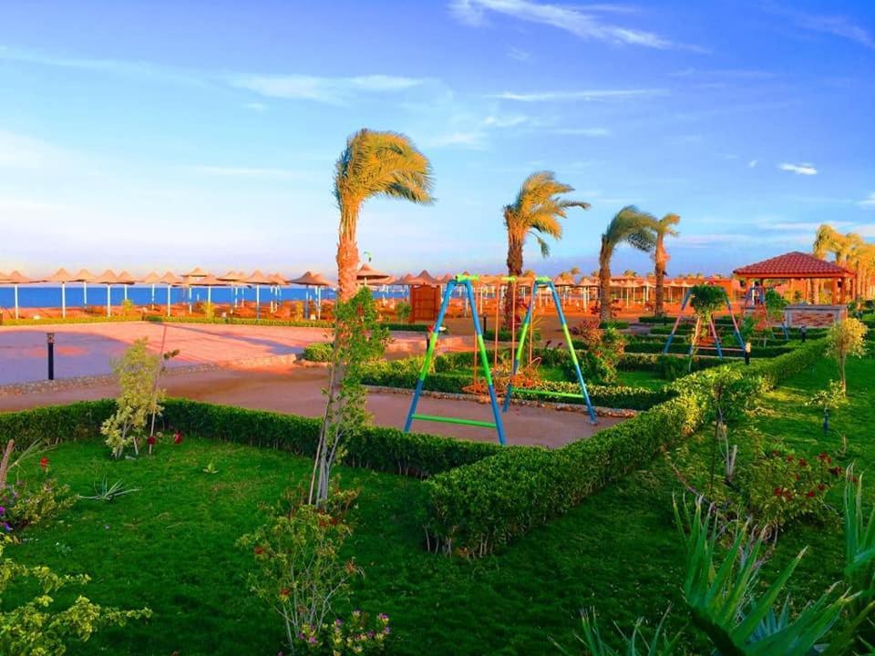 Resort Hawaii Paradise Aqua Park - Families And Couples Only Hurghada