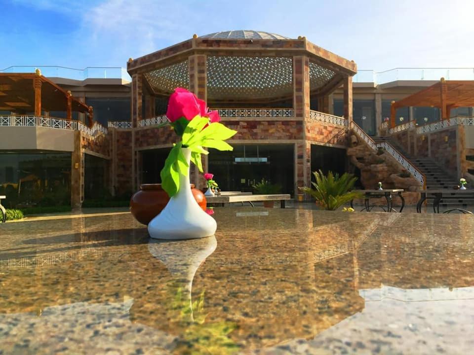 Resort Hawaii Paradise Aqua Park - Families And Couples Only
