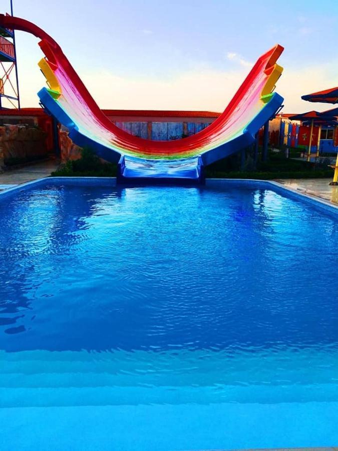 Hawaii Paradise Aqua Park - Families And Couples Only