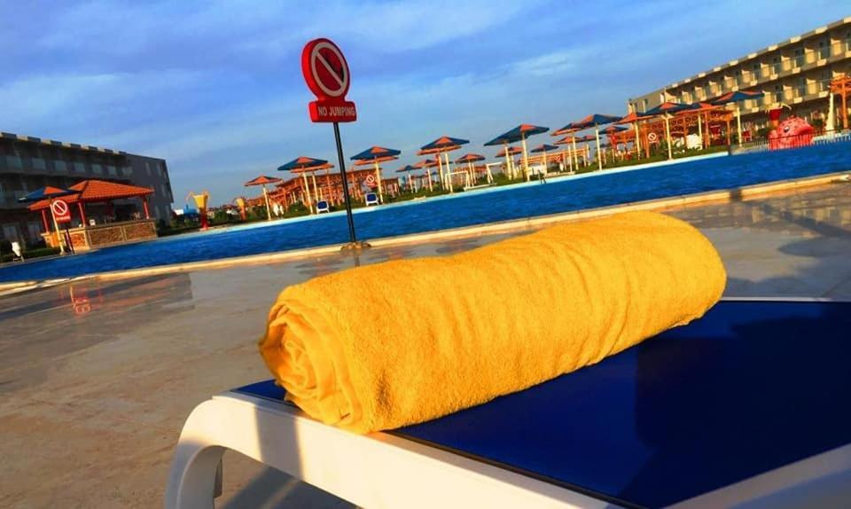 Resort Hawaii Paradise Aqua Park - Families And Couples Only Hurghada
