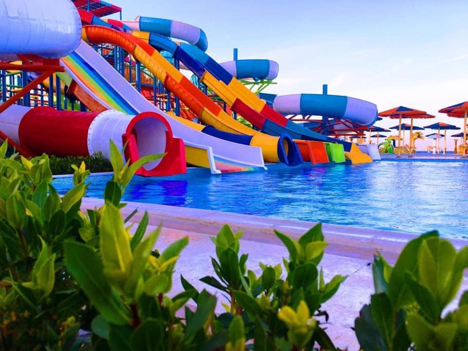 Hawaii Paradise Aqua Park - Families And Couples Only
