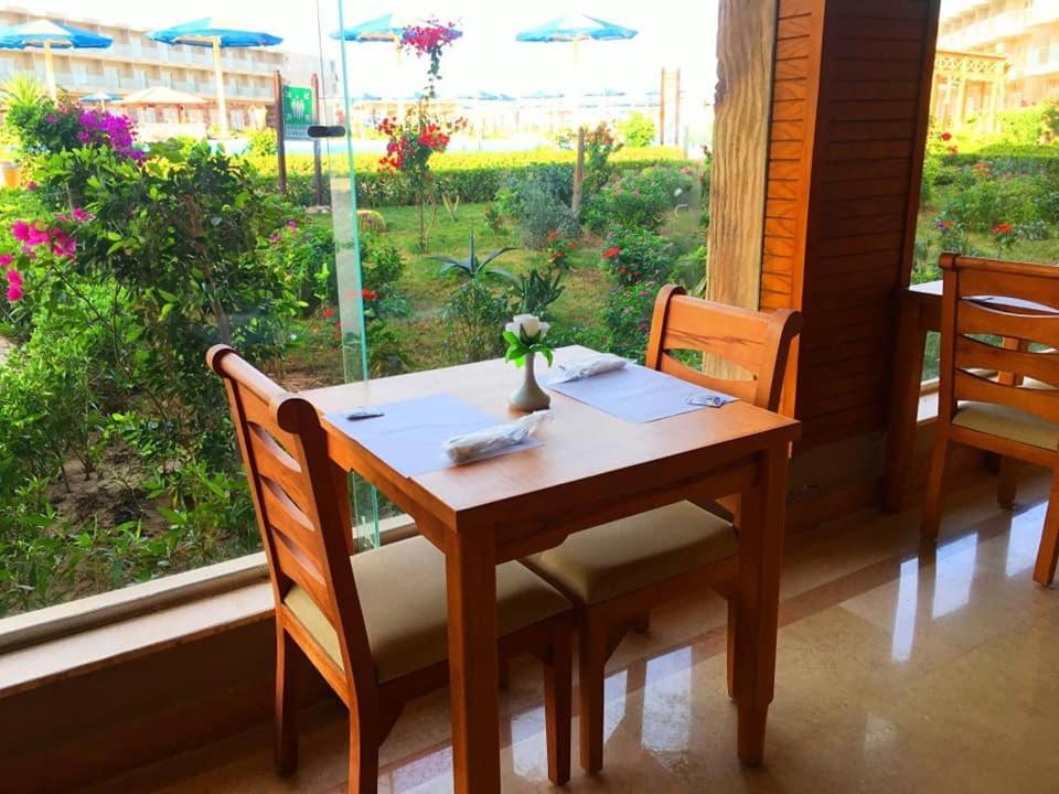 Hawaii Paradise Aqua Park - Families And Couples Only Resort 5*