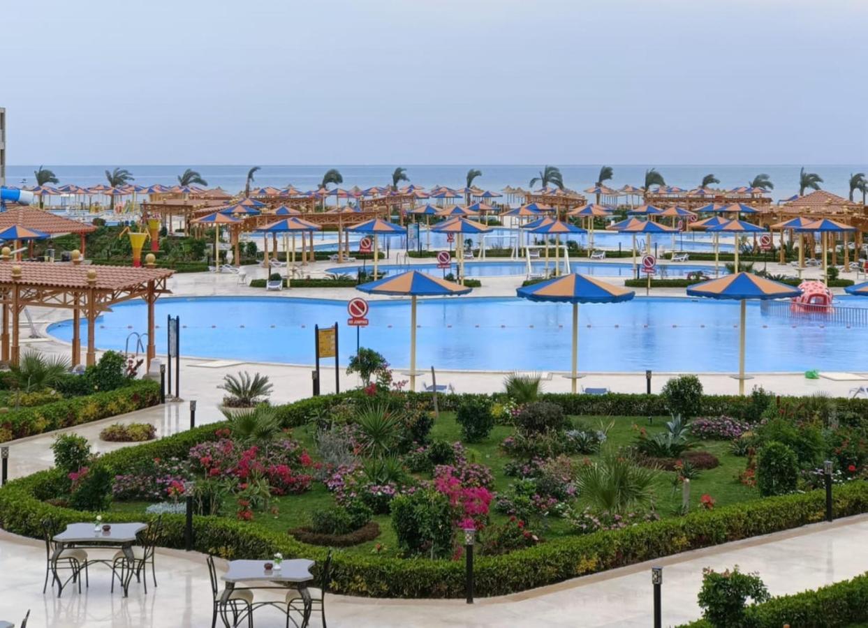 Resort Hawaii Paradise Aqua Park - Families And Couples Only
