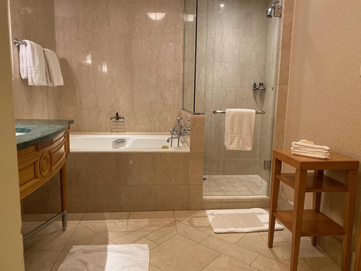 Chez Haytham At Four Seasons Nile Plaza Residential Cairo