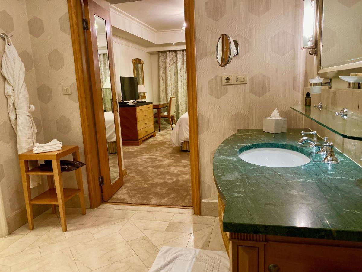 Chez Haytham At Four Seasons Nile Plaza Residential Cairo