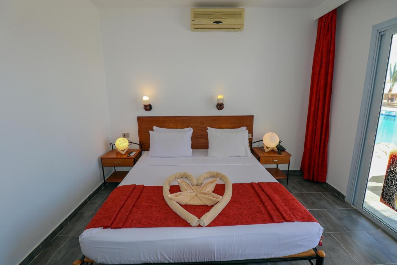 Panda Hotel 3*