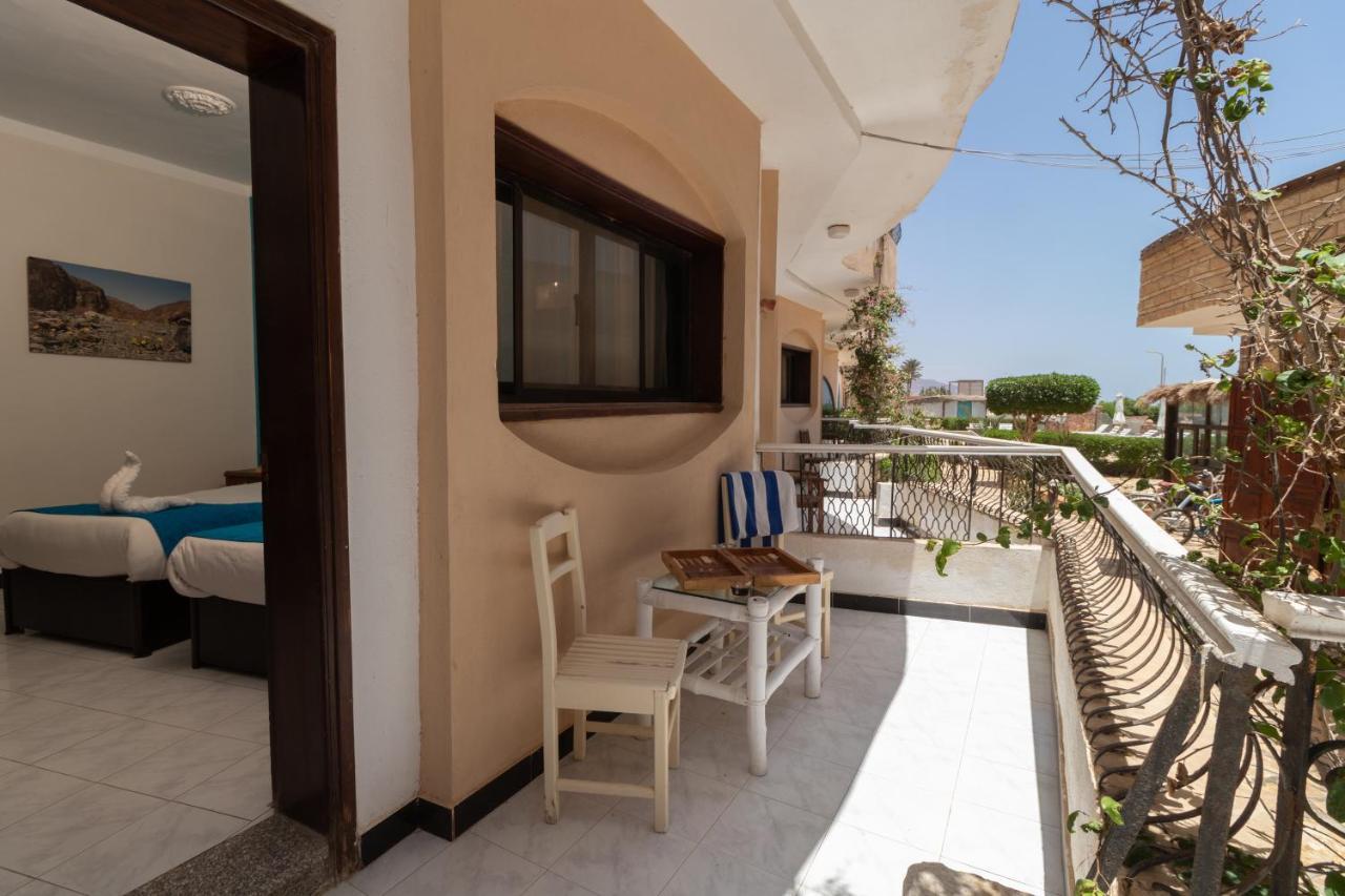 Complex Coral Coast 3*