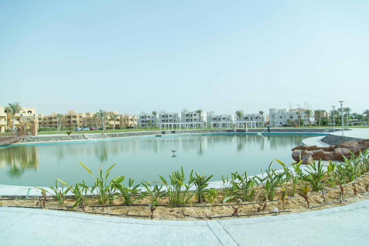 Apartament Mousa Coast & *