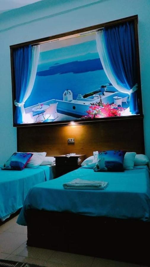Acropole Hostel *