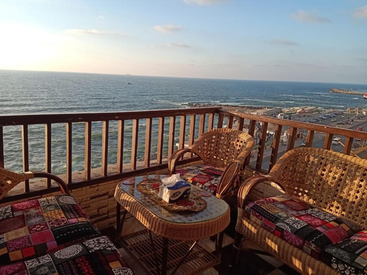 Daire Sporting Sea View Two Bedroom *