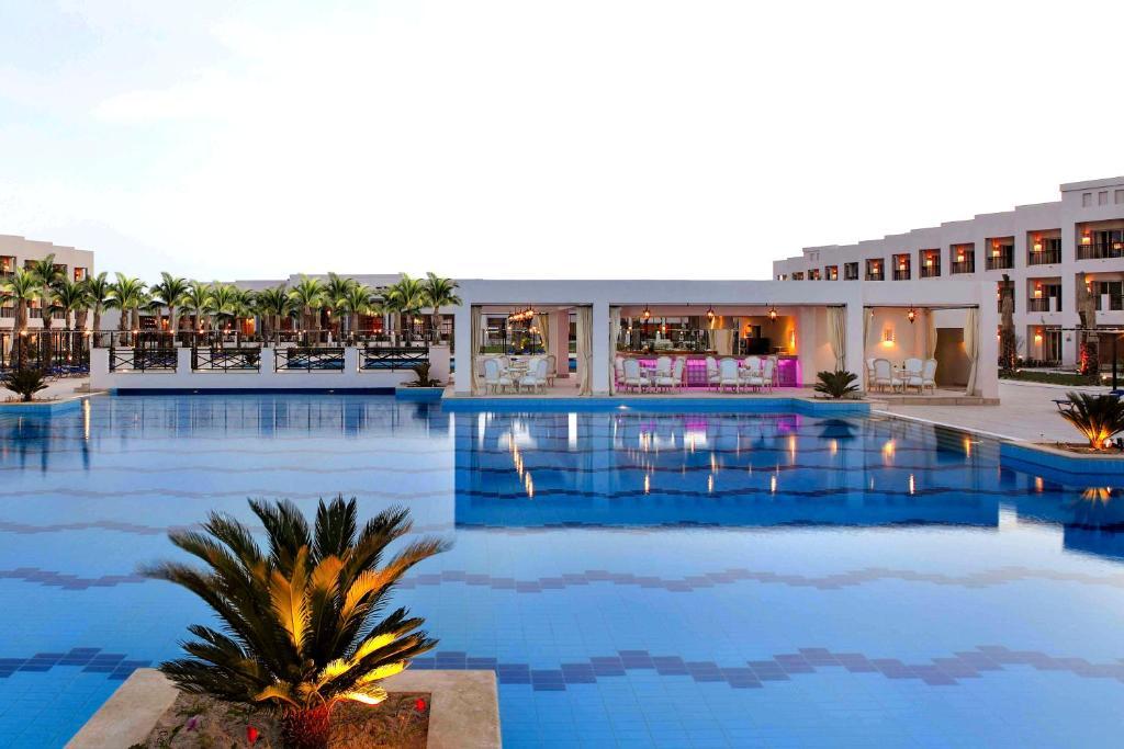 Jaz Crystal, Almaza Bay