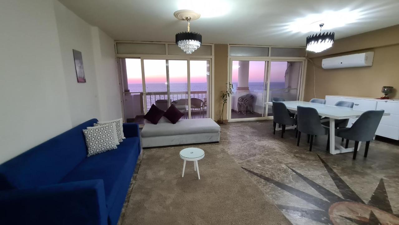 Midpoint Sea View - Families Only Apartament *