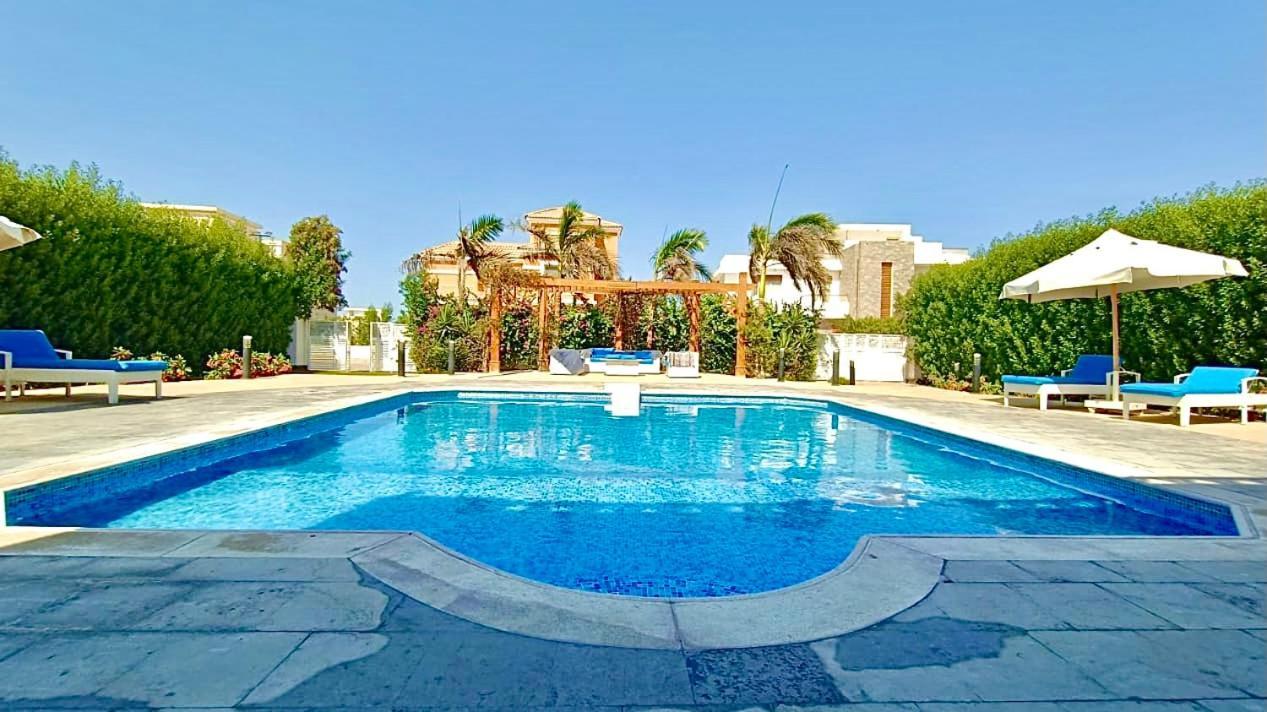 Luxury With Pool In *