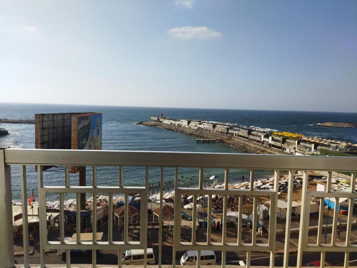 Gleem Seaview * Alexandria