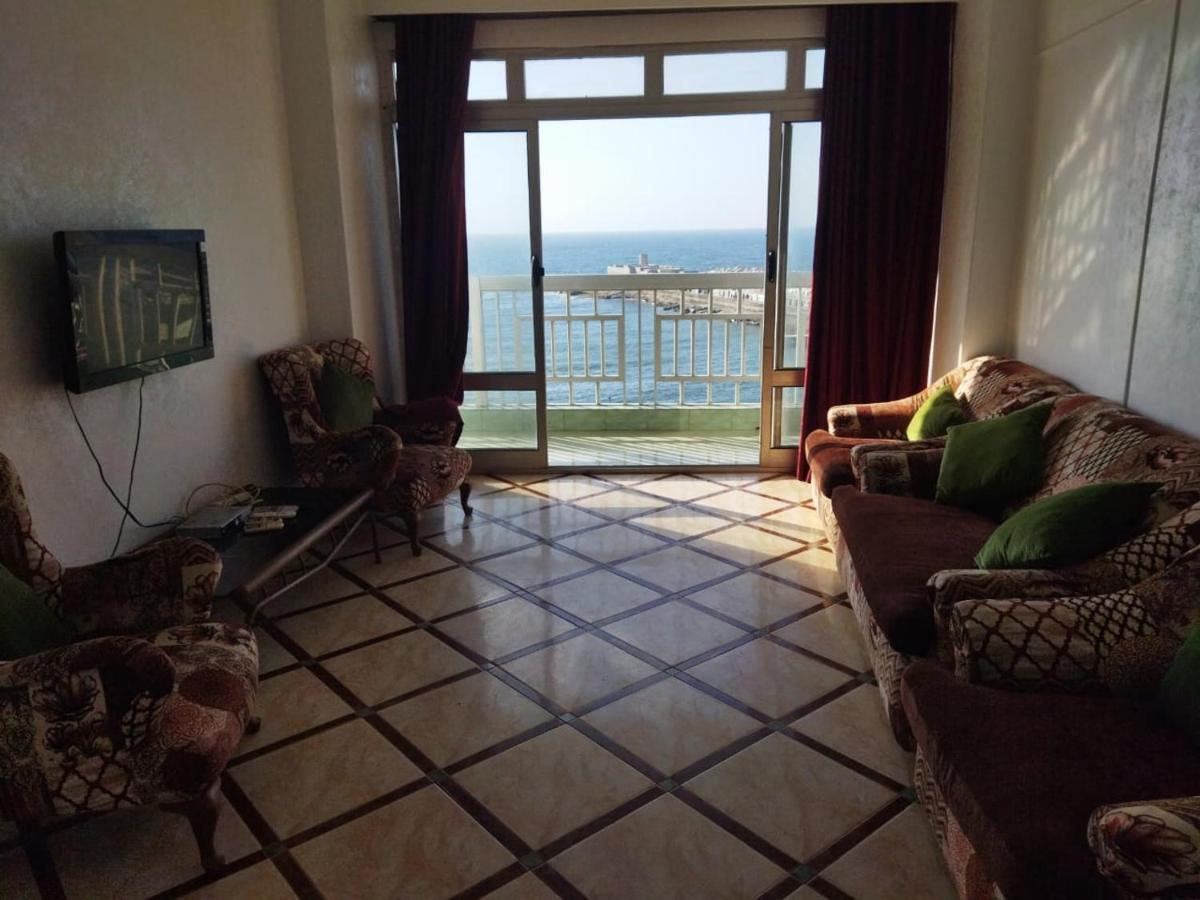 Gleem Seaview *