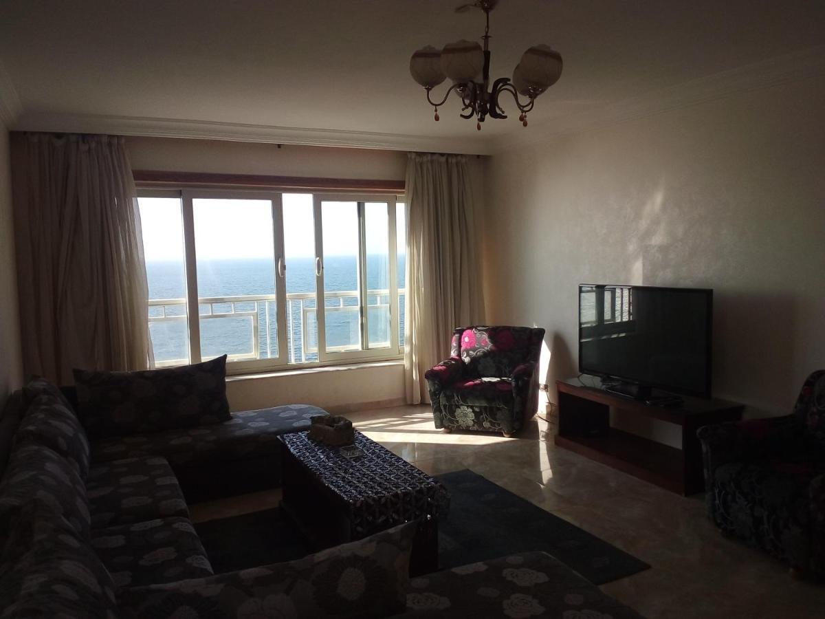 Gleem Seaview 5 *