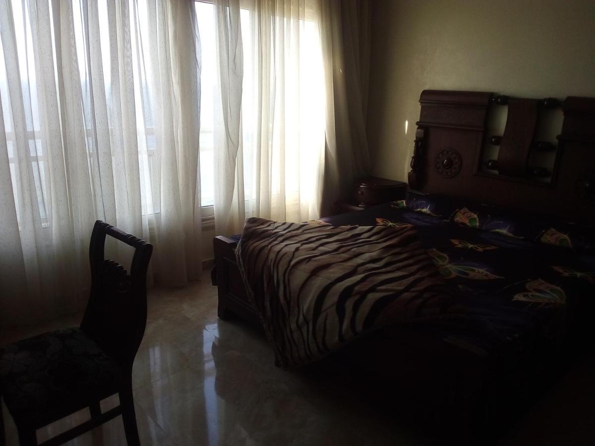 Gleem Seaview 5 *