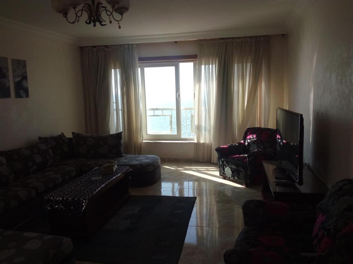 Gleem Seaview 5 Apartment