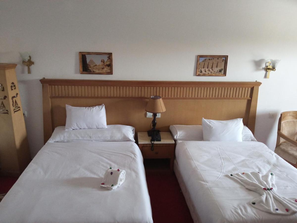 Regency Pyramids 4* Kafrat al Jabal