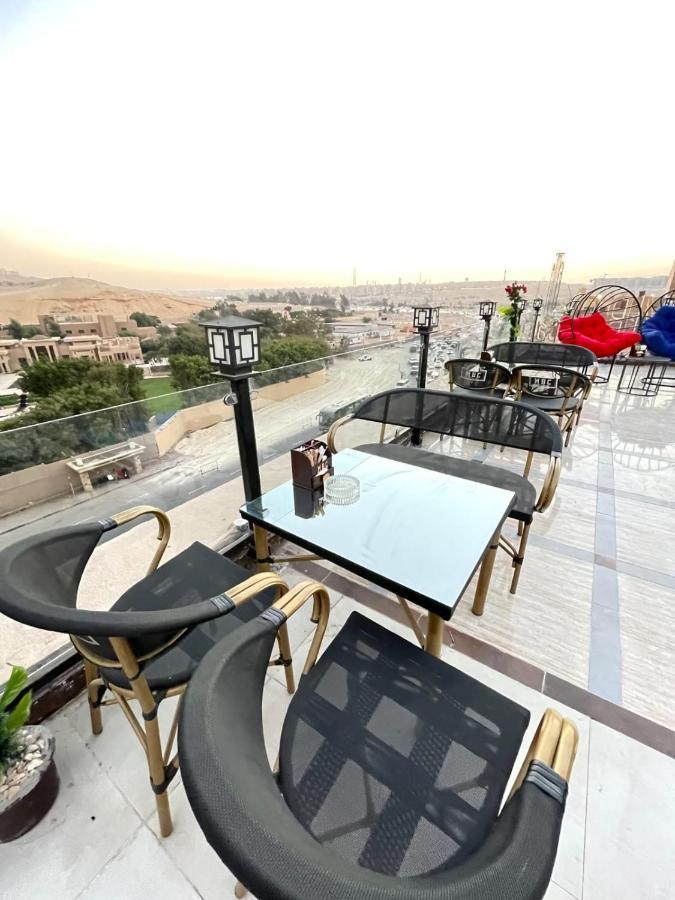 Hotel New Regency Pyramids View