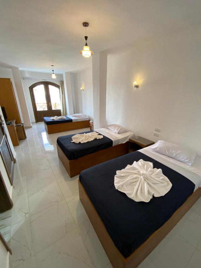 Penguin Village Otel