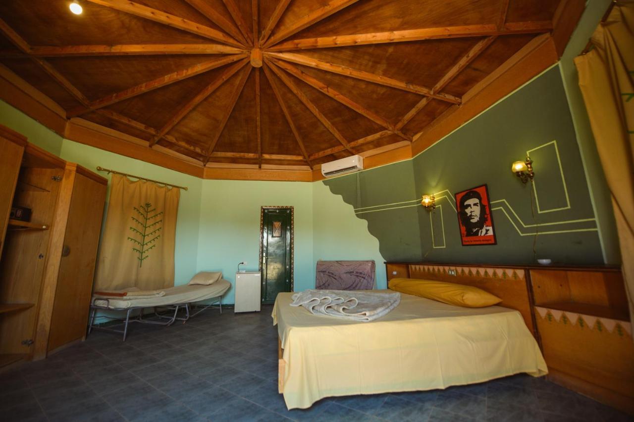 Safari Campsite *