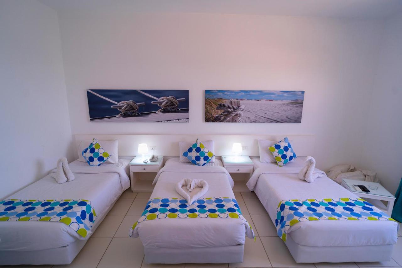 Lagoonie & Lodge *