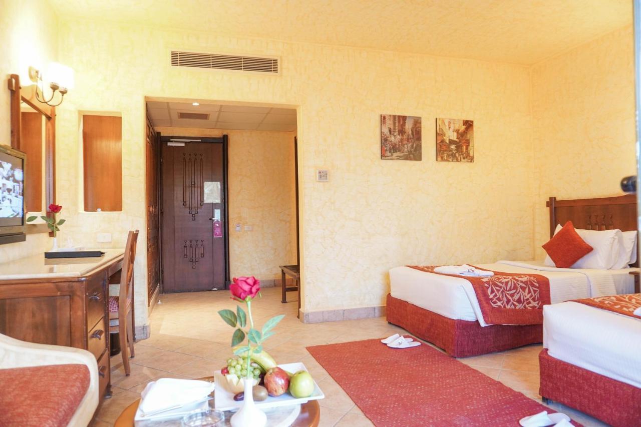 Resort Charmillion Sea Life 4*