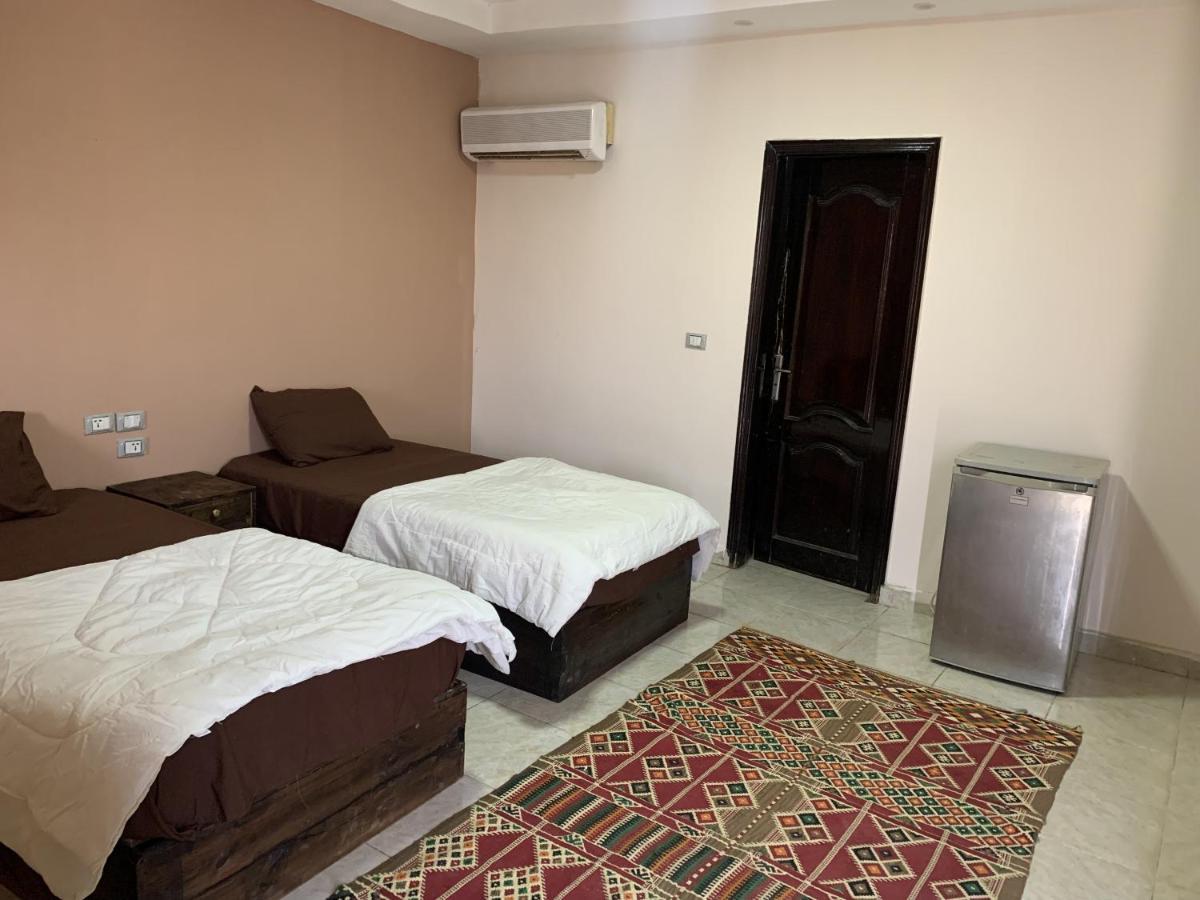 King Khufu Pyramids View Hotel *