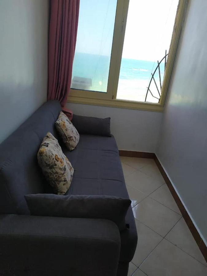 Apartment شقةعلى البحرمباشرةسيدي بشرالمربع الذهبي