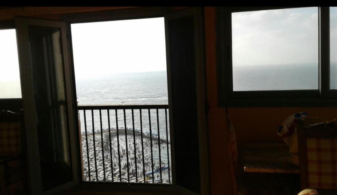 Zamzm Panoramic Sea View Family Flat - Beachfront *