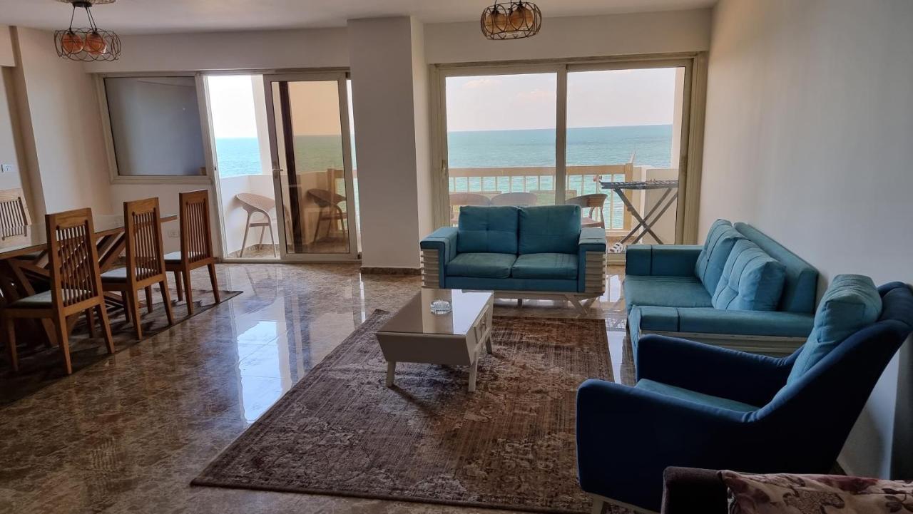 Midpoint Sea View - Families Only Apartament