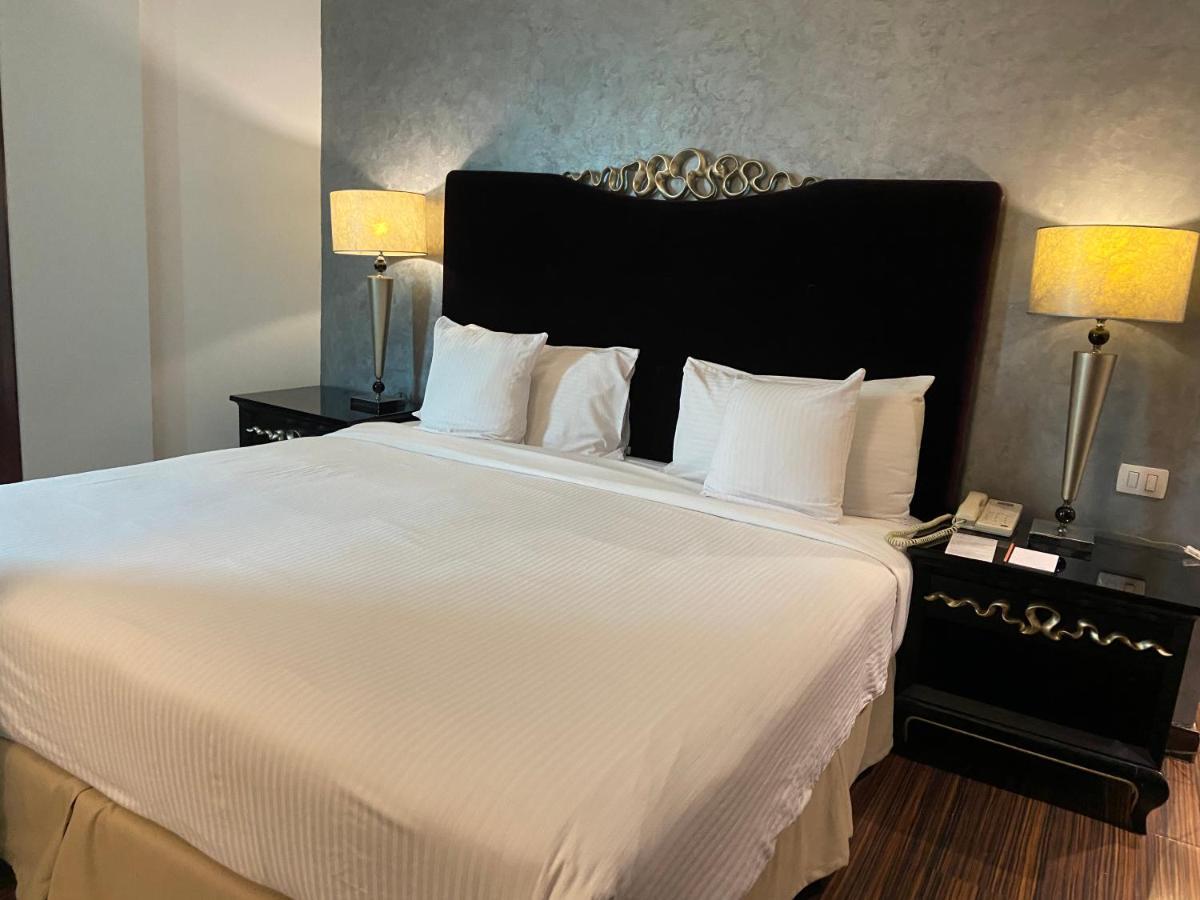 Barcelo Cairo Pyramids Hotel