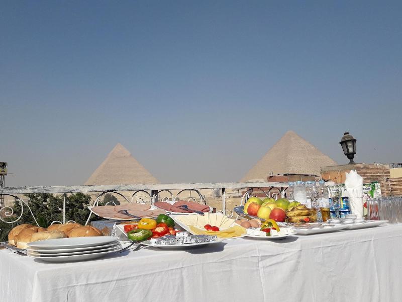 Makadi Pyramids View Hostel Kafrat al Jabal