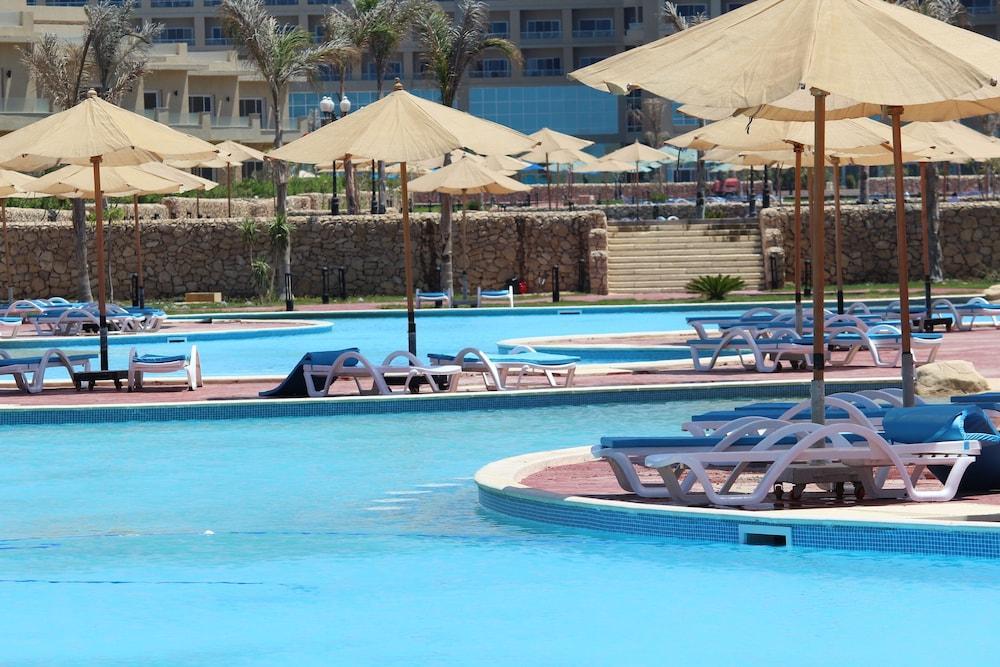Tolip North Coast Resort El Alamein
