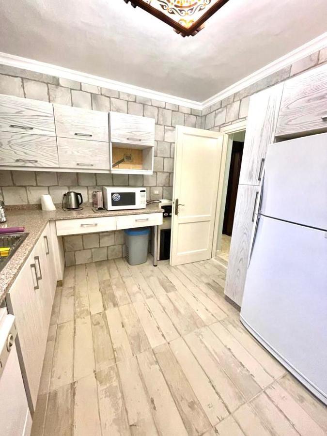 Luxurious 3 Bedroom Rustic Overlooking Huge Garden - For Families And Couples Apartament Cairo