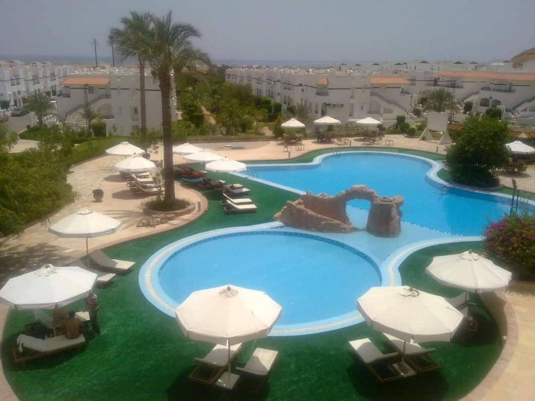 Apartment Lovely One Bedroom Within Cozy Compound Including Swimming Pool, Supermarket. Perfect Location At Neama Bay With Access To Public Transportation *
