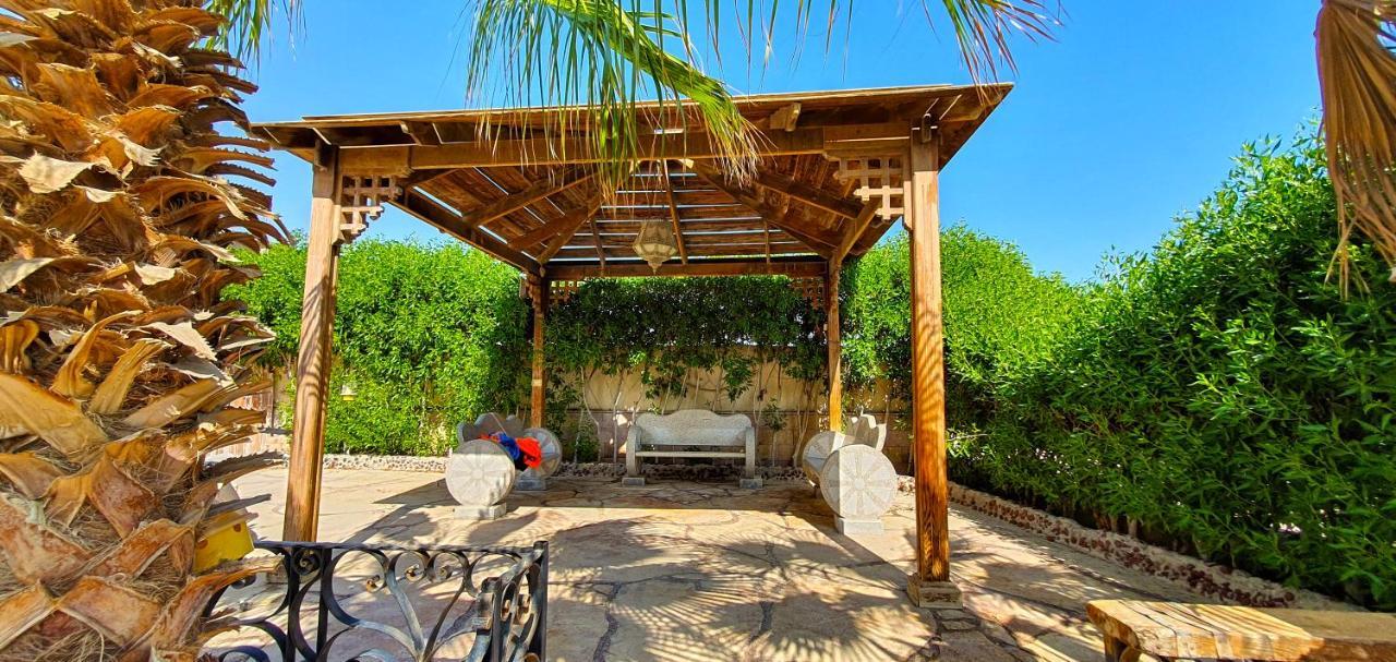 Luxury Seafront Pool - 3 Stories & Roof Floor - Master Bedrooms Villa *