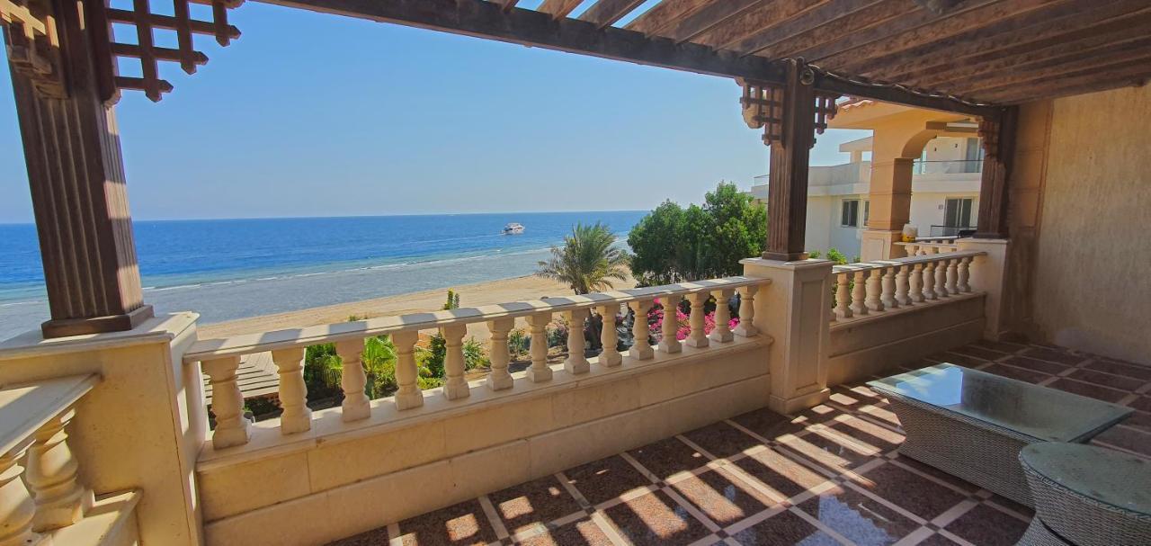 Luxury Seafront Pool - 3 Stories & Roof Floor - Master Bedrooms Hurghada