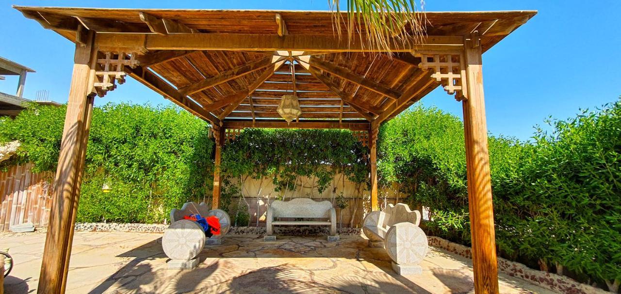 Villa Luxury Seafront Pool - 3 Stories & Roof Floor - Master Bedrooms *