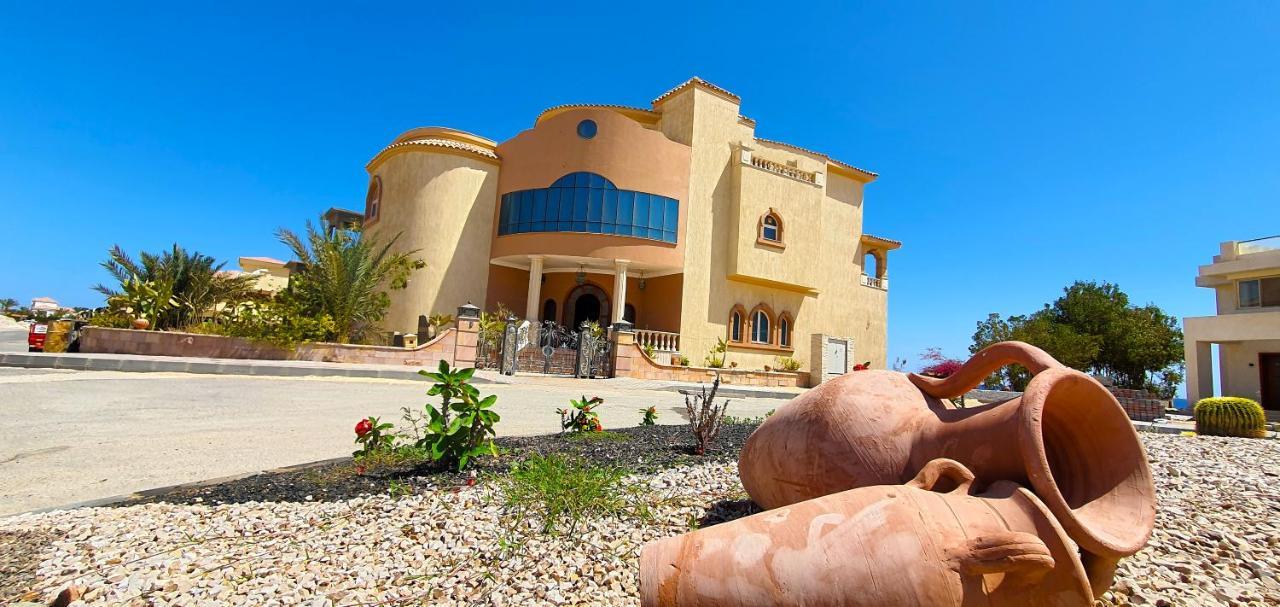 Luxury Seafront Pool - 3 Stories & Roof Floor - Master Bedrooms Villa *