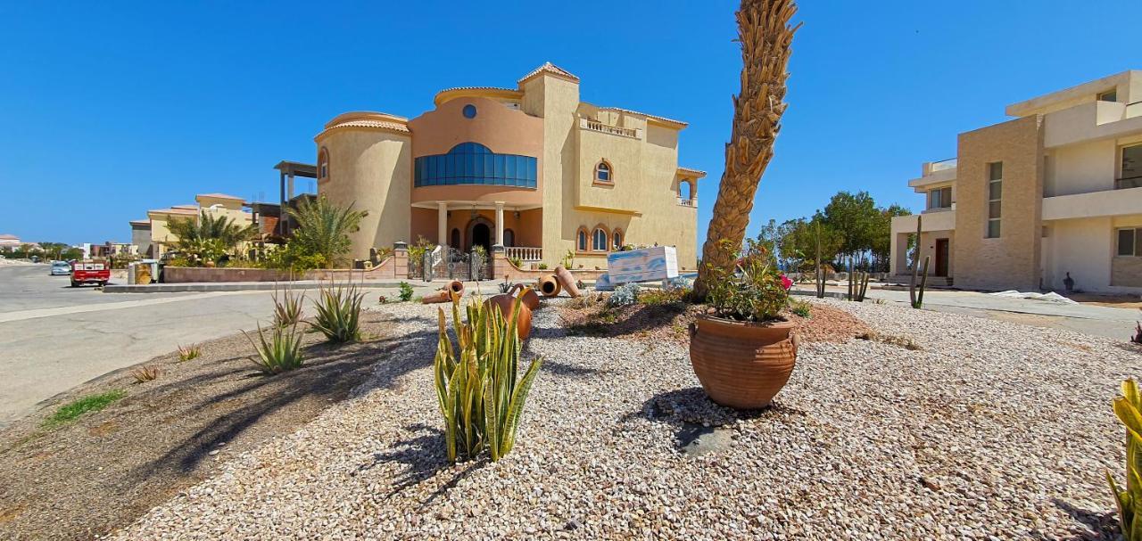 Villa Luxury Seafront Pool - 3 Stories & Roof Floor - Master Bedrooms