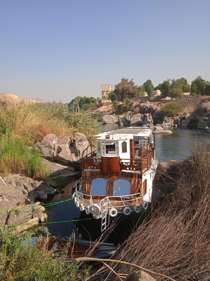 Houseboat And Nile Cruises Zainoba Botel Assuan