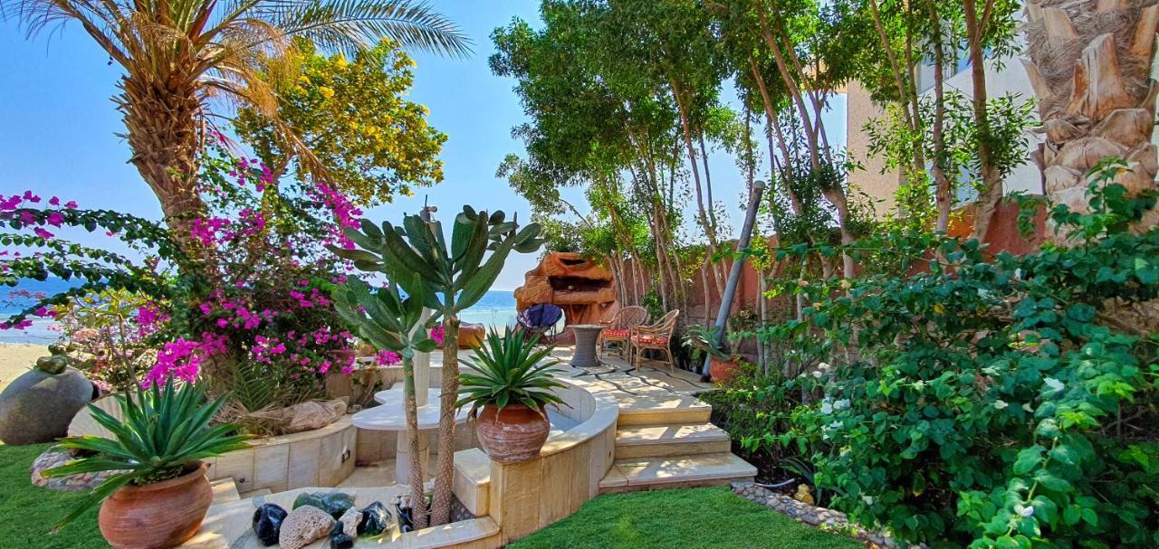 Luxury Seafront Pool - 3 Stories & Roof Floor - Master Bedrooms Villa