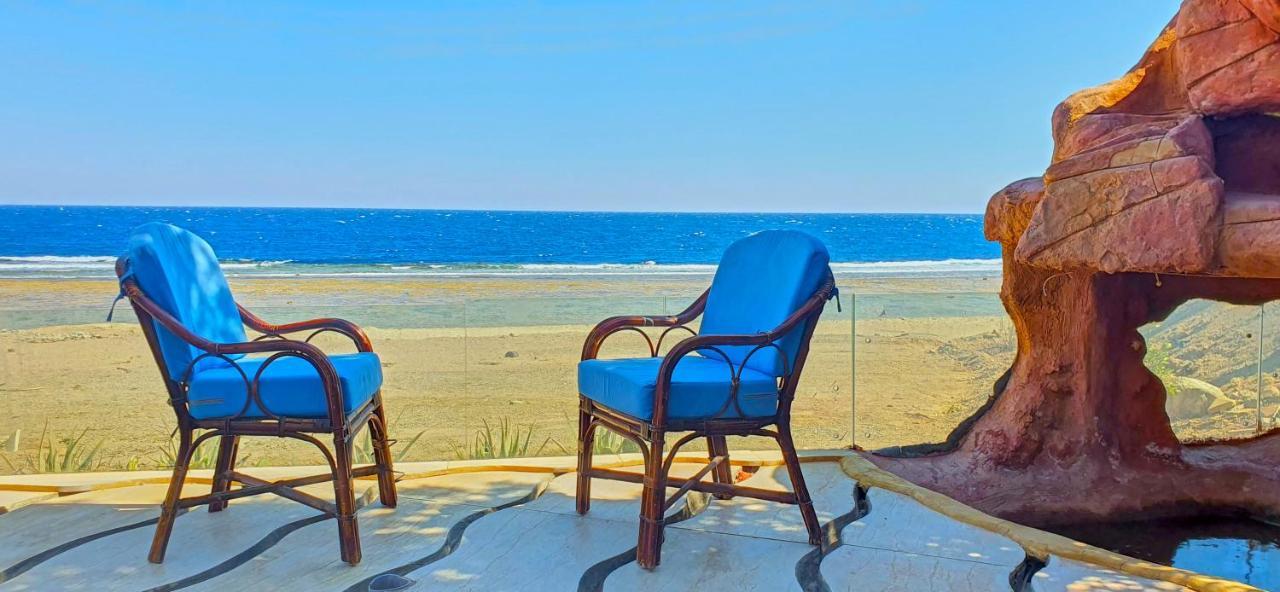 Luxury Seafront Pool - 3 Stories & Roof Floor - Master Bedrooms Villa Hurghada