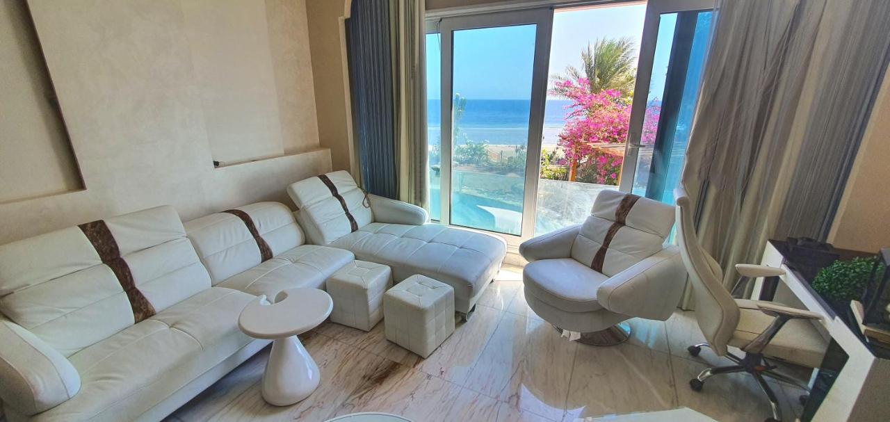 Luxury Seafront Pool - 3 Stories & Roof Floor - Master Bedrooms